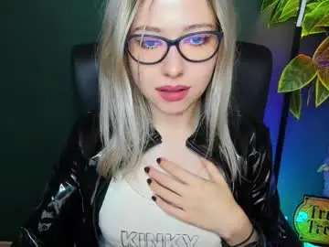 Chaturbate Nude Webcam of heidi_pleasure