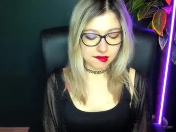 Chaturbate Nude Webcam of heidi_pleasure