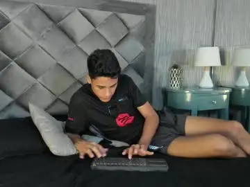 Chaturbate Live Sex Cam of dominic_burk