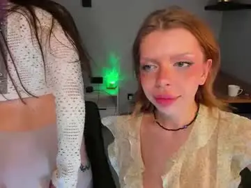 Chaturbate Live Sex Cam of lindacrystalofc