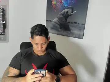 Chaturbate Free Porn Cam of coltonmassif_