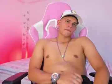 Chaturbate Adult Webcam of adrian_prime_