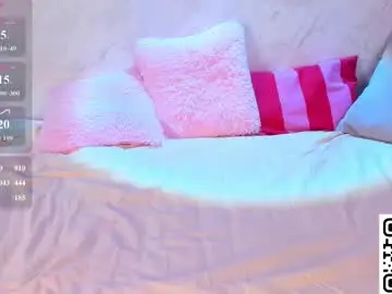 Chaturbate Live Sex Cam of evi_mayy