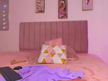 Chaturbate Sex Cam of little_ellie_1