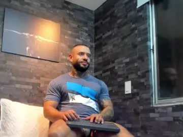 brucedallas from chaturbate