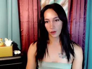 Chaturbate Live Sex Cam of pinay_lucy