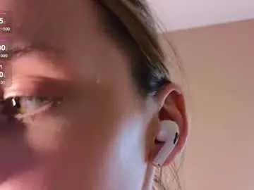 Chaturbate Sex Cam of emilyhalden