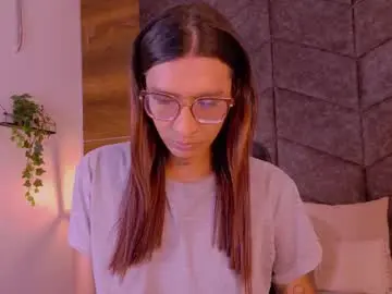 lauraagomezz__ from chaturbate