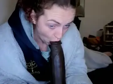 Chaturbate Sex Cam of emliyjamesmjb