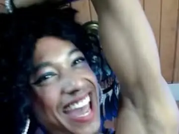 Chaturbate Free Porn Cam of maidi_hot