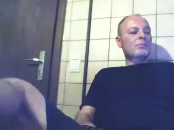 Chaturbate Live Sex Cam of schnibschnab