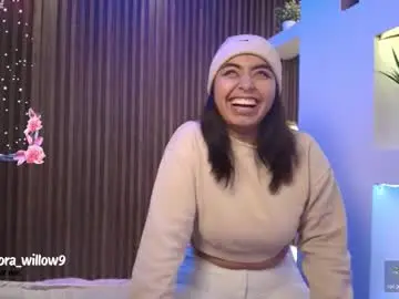 Chaturbate Adult Webcams of aurora_willow9