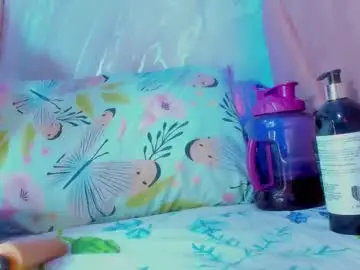 Chaturbate Live Sex Cam of katylu_