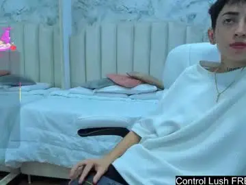 Chaturbate Live Sex Cam of shantal_thompson21