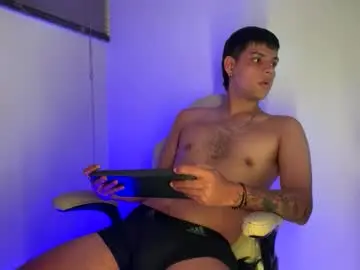 Chaturbate Adult Video Chat of clarentz_baileys