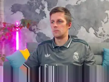 Chaturbate Live Sex Cam of vikingchrisss