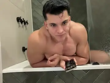 Chaturbate Best live sex cam show of maximohoot