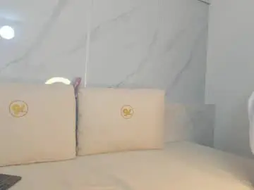 Chaturbate Live Porn of adelaine_brow