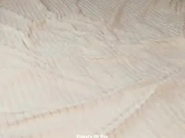 Chaturbate Adult Video Chat of lipswithsweetonthem