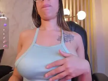 Chaturbate Live Sex Cam of oriana_gh