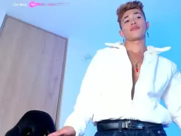 Chaturbate Watch Live Sex Cams of ianwayne_