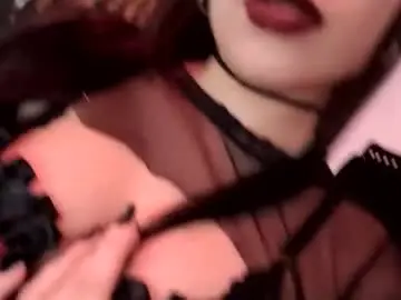 hecate_and_crow from chaturbate