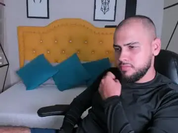Chaturbate Live Sex Cam of marcus_soler