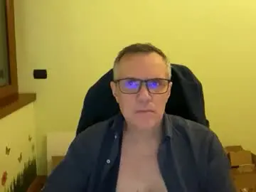 niceshy_71 from chaturbate