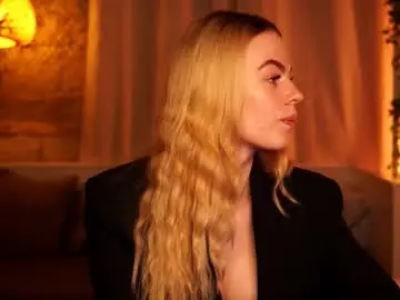 Chaturbate Adult Video Chat of snowbarbieee