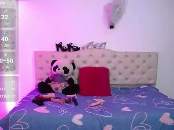 Chaturbate Live Sex of thalia_mills19