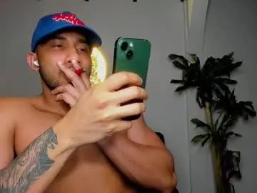 Chaturbate Free Live Porn of cristobal12cock