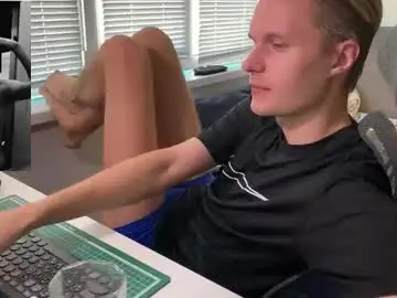 Chaturbate Free Porn Cam of leonnextdoor