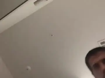 Chaturbate Live Sex Cam of straitpipermann22