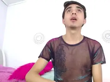 Chaturbate Nude Webcam of hottiie_guy