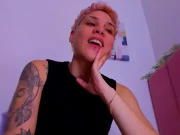 Chaturbate Best live sex cam show of laura_r23