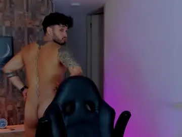 Chaturbate Live Sex Cam of deymon_scott