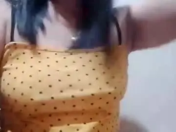 suzzie_hot from chaturbate