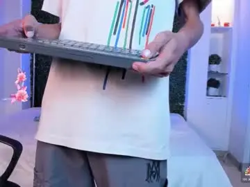 Chaturbate Live Porn of aaron_whitee