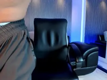 Chaturbate Free Porn Cam of aaron_whitee