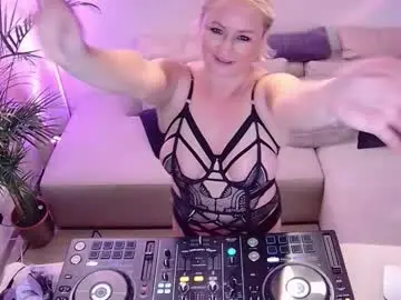 Chaturbate Watch Live Sex Cams of forbiddenkitty