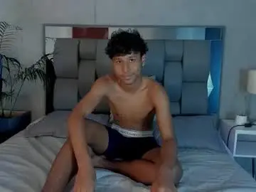 Chaturbate Live Sex Cam of hudson_beasley