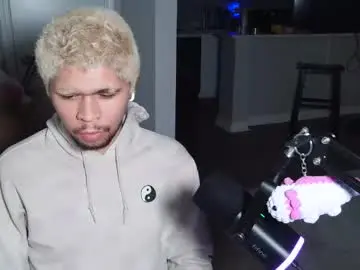 Chaturbate Free Live Porn of merlinharriss