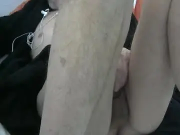 Chaturbate Live Sex Cam of karledgar33