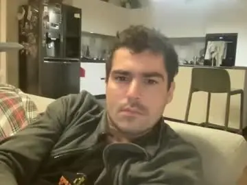 kevinpillobello from chaturbate