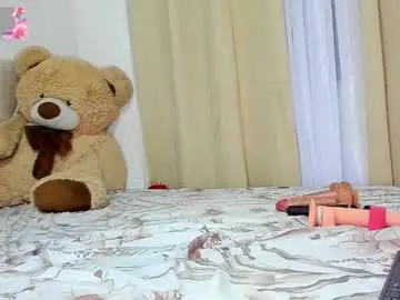 Chaturbate Live Sex Cam of lia_sweetty