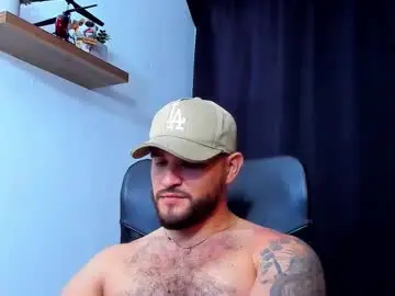 Chaturbate Live Sex Cam of andrewdiaz_