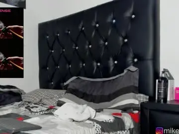 Chaturbate Live Sex Cam of mikeblaree