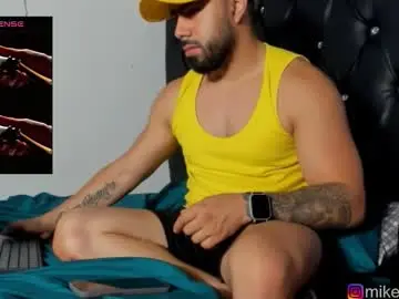 Chaturbate Live Sex Cam of mikeblaree