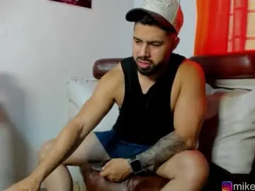 Chaturbate Live Sex Cam of mikeblaree