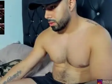 Chaturbate Sex Cam of mikeblaree